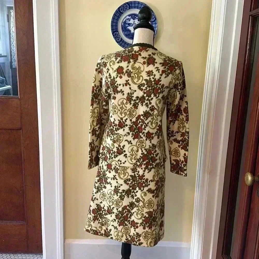 Siegel (German) | 60’s Virgin Wool Blend, 2-Piece Floral Skirt & Jacket Set - Picture 3 of 13